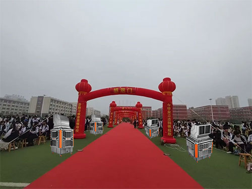 亲爱的考生们，高考在即，瑞泰风在这里为你们加油鼓劲！愿你们在高考的战场上，以青春为笔，以冷静为墨，书写出属于自己的精彩篇章。愿你们所念皆如愿，所行皆坦途，以优异的成绩开启人生新的篇章。瑞泰风，高考的“凉”伴，与你同在！   这个夏天，别让高温“烤”坏你的运动热情！瑞泰风的移动式冷风机、环保空调、工业大风扇等通风降温设备，无论是室内还是户外，都能轻松搞定降温难题。从现场勘测到定制方案，从安装调试到终身维护，瑞泰风团队全程为你保驾护航。赶紧行动起来，联系瑞泰风客服，开启你的专属清凉运动之旅，让运动因清新空气而更激情，让热爱运动的你畅享清凉与健康！